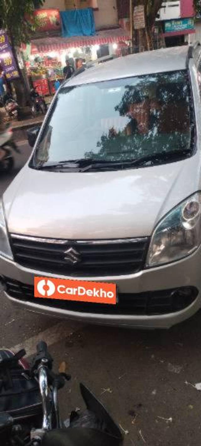 https://images10.gaadi.com/usedcar_image/3647230/original/processed_9c6dcffa-11e3-4e79-8ab4-22bc37c79a74.jpg?imwidth=6400