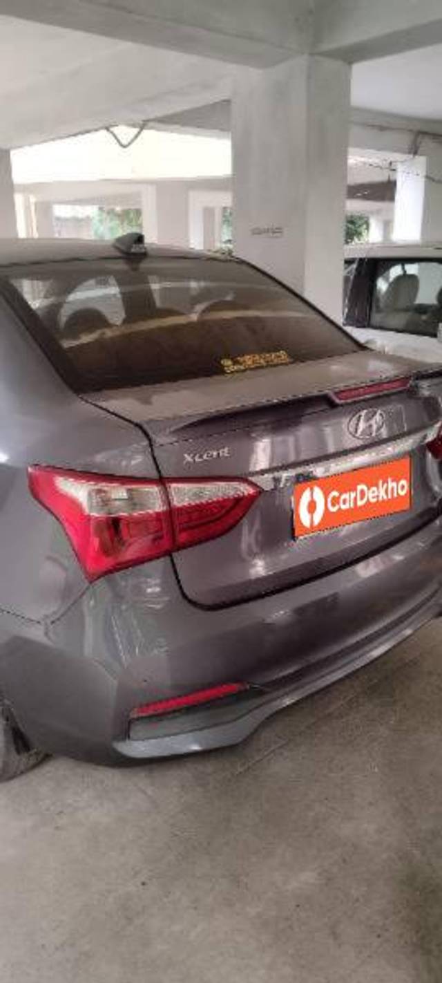 https://images10.gaadi.com/usedcar_image/3647281/original/processed_ba882ccc-8c94-48cc-9acc-b07ebf7c39ce.jpg?imwidth=6402