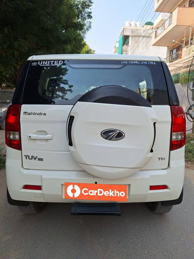 https://images10.gaadi.com/usedcar_image/3647301/original/processed_img2903443__used_car_2903443_1698682699.jpg?imwidth=6402