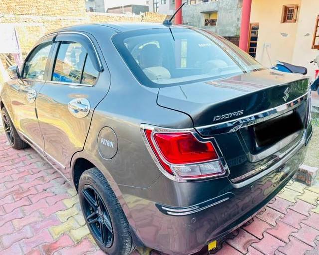 https://images10.gaadi.com/usedcar_image/3647519/original/processed_5e9001d4-d22c-4617-93a6-f98e6964f749.jpg?imwidth=6402