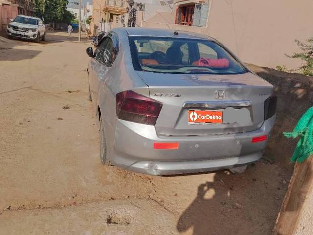https://images10.gaadi.com/usedcar_image/3647570/original/processed_26321901-da6f-43be-a00e-96541be8b132.jpg?imwidth=6401