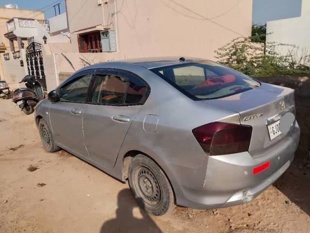 https://images10.gaadi.com/usedcar_image/3647570/original/processed_35452e98-6cce-4d76-a0ce-946bfdc9e227.jpg?imwidth=6402