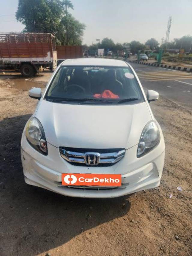 https://images10.gaadi.com/usedcar_image/3647581/original/processed_fc19d0d3-35e3-4b64-a08d-2b4f4e09d90e.jpg?imwidth=6400