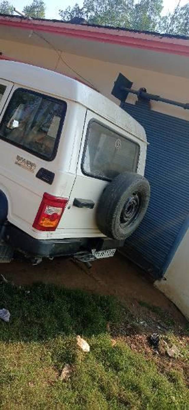 https://images10.gaadi.com/usedcar_image/3647745/original/processed_1d88991a-f250-4412-b219-2f0c123a02fd.jpg?imwidth=6402