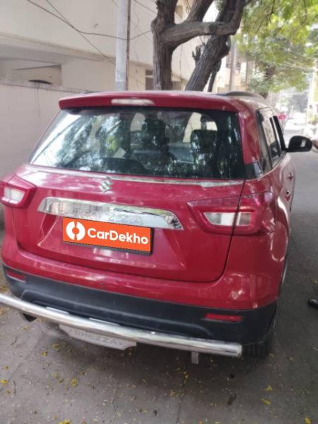 https://images10.gaadi.com/usedcar_image/3647758/original/processed_b67adf5e-f603-4660-b570-a1017823bf29.jpg?imwidth=6401