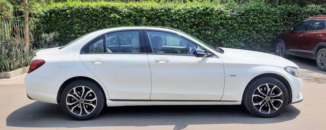 https://images10.gaadi.com/usedcar_image/3647908/original/img2903700__used_car_2903700_1698731918.jpg?imwidth=6401