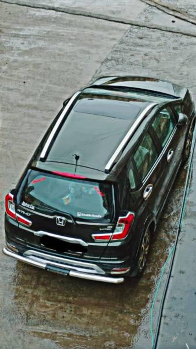 https://images10.gaadi.com/usedcar_image/3647934/original/processed_72cd9980-4324-4fb6-86fc-993b11034e35.jpg?imwidth=6401