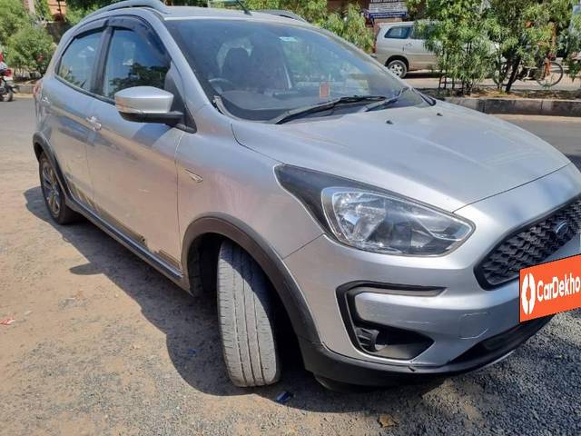 https://images10.gaadi.com/usedcar_image/3647976/original/processed_012546fa-ce13-4e26-8bbf-3d8c406feeda.jpg?imwidth=6401