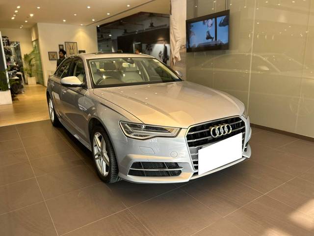 https://images10.gaadi.com/usedcar_image/3647978/original/processed_img2903738__usedcar_whatsappimage2023_10_30at150620_140381698733480_1698733528.jpeg?imwidth=6400