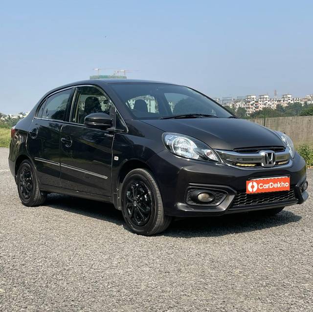 https://images10.gaadi.com/usedcar_image/3647984/original/processed_img2903743__used_car_2903743_1698734553.jpg?imwidth=6400