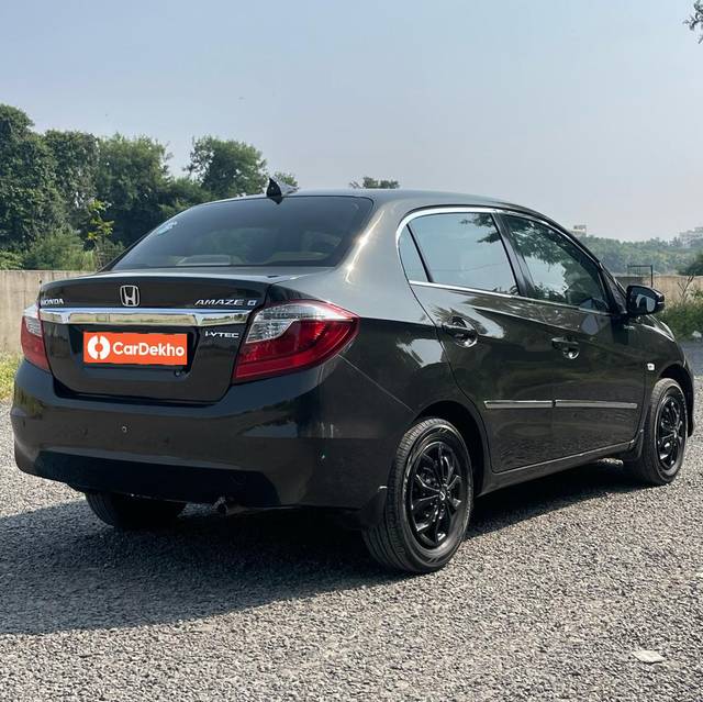 https://images10.gaadi.com/usedcar_image/3647984/original/processed_img2903743__used_car_2903743_1698734556.jpg?imwidth=6402