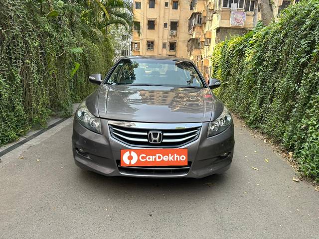 https://images10.gaadi.com/usedcar_image/3647995/original/processed_img2903750__usedcar_whatsappimage2023_11_01at12457pm_2__2903750_1698908499.jpeg?imwidth=6400
