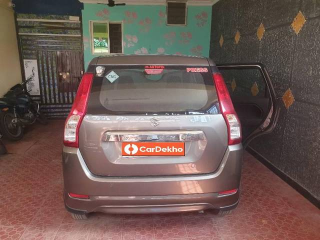 https://images10.gaadi.com/usedcar_image/3648008/original/processed_94889d43-873c-4527-a5e9-21c3f4a2e7a7.jpg?imwidth=6402