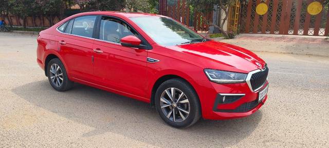 https://images10.gaadi.com/usedcar_image/3648051/original/processed_img2903777__used_car_2903777_1698736565.jpg?imwidth=6400