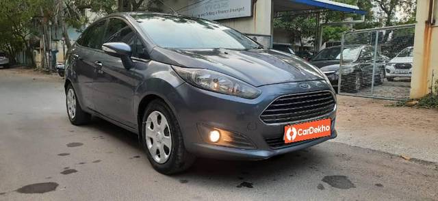 https://images10.gaadi.com/usedcar_image/3648074/original/processed_aefd0ca8-49db-4d61-9469-4c3c529570c9.jpg?imwidth=6400