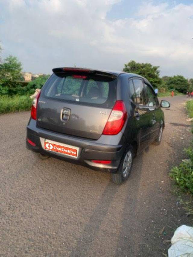 https://images10.gaadi.com/usedcar_image/3648075/original/processed_02aa924d-a317-4179-94d8-145e5a593d63.jpeg?imwidth=6401