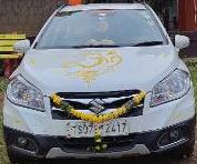 https://images10.gaadi.com/usedcar_image/3648094/original/processed_ee96f882-4e8e-443e-946a-4f021d0f2120.jpg?imwidth=6402