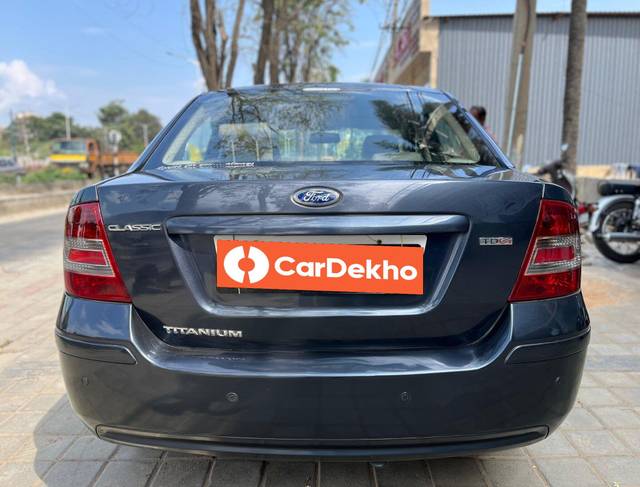 https://images10.gaadi.com/usedcar_image/3648099/original/processed_img2903802__used_car_2903802_1698738001.jpg?imwidth=6402