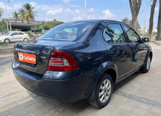 https://images10.gaadi.com/usedcar_image/3648099/original/processed_img2903802__used_car_2903802_1698738003.jpg?imwidth=6401