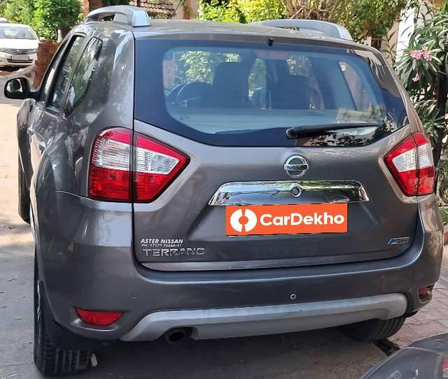 https://images10.gaadi.com/usedcar_image/3648163/original/processed_f37d3841-b7e8-48ff-aaf2-10e3ca362e4f.jpg?imwidth=6402