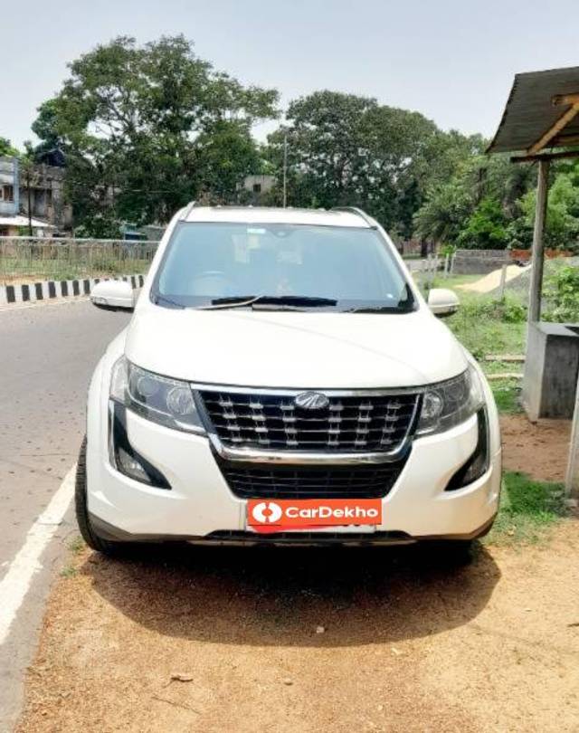 https://images10.gaadi.com/usedcar_image/3648173/original/processed_f9edb519-bac2-4363-a658-60e54caf28da.jpg?imwidth=6402