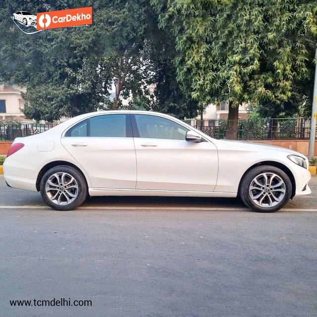 https://images10.gaadi.com/usedcar_image/3648177/original/processed_img2903843__used_car_2903843_1698740456.jpg?imwidth=6401
