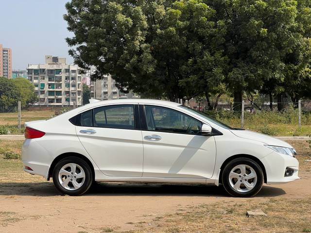 https://images10.gaadi.com/usedcar_image/3648192/original/img2903853__used_car_2903853_1698740776.JPG?imwidth=6401