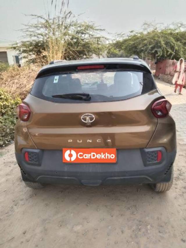 https://images10.gaadi.com/usedcar_image/3648204/original/processed_2d28ea9e-8bcf-4616-9fab-11f6cd19a9a3.jpg?imwidth=6401