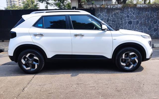 https://images10.gaadi.com/usedcar_image/3648215/original/img2903870__used_car_2903870_1698741421.jpg?imwidth=6402