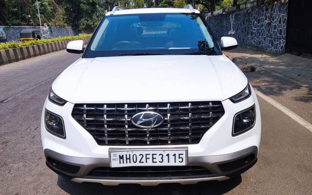 https://images10.gaadi.com/usedcar_image/3648215/original/processed_img2903870__used_car_2903870_1698741416.jpg?imwidth=6400
