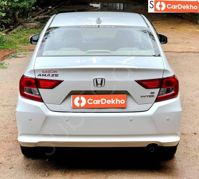 https://images10.gaadi.com/usedcar_image/3648303/original/processed_img2903916__usedcar_4_70641698744115_1698744122.jpeg?imwidth=6401