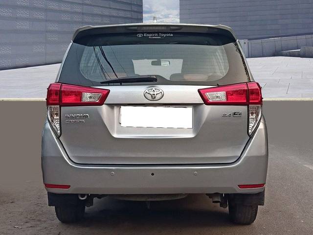 https://images10.gaadi.com/usedcar_image/3648375/original/processed_img2903960__used_car_2903960_1703873766.jpg?imwidth=6402