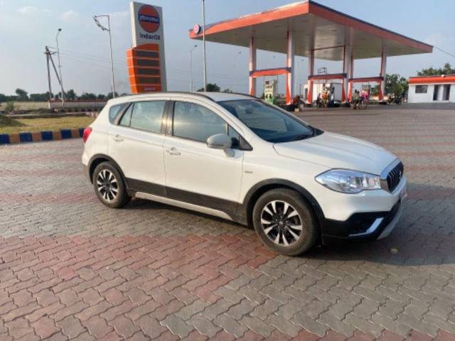 https://images10.gaadi.com/usedcar_image/3648434/original/processed_a926aa6a-b86c-4029-9913-8281e9e8bc38.jpeg?imwidth=6400