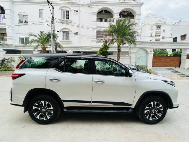 https://images10.gaadi.com/usedcar_image/3648436/original/img2903998__used_car_2903998_1698748845.jpg?imwidth=6401