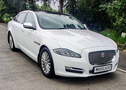 Jaguar XJ 3.0L Portfolio Jaguar XJ 3.0L Portfolio