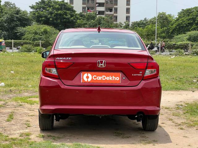 https://images10.gaadi.com/usedcar_image/3648660/original/processed_img2904146__used_car_2904146_1698754662.jpg?imwidth=6402