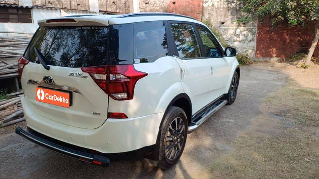 https://images10.gaadi.com/usedcar_image/3648707/original/processed_img2904174__used_car_2904174_1698756020.jpg?imwidth=6402