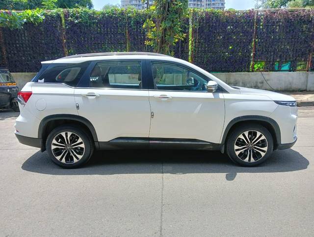 https://images10.gaadi.com/usedcar_image/3648717/original/processed_img2904181__used_car_2904181_1698756338.jpg?imwidth=6401