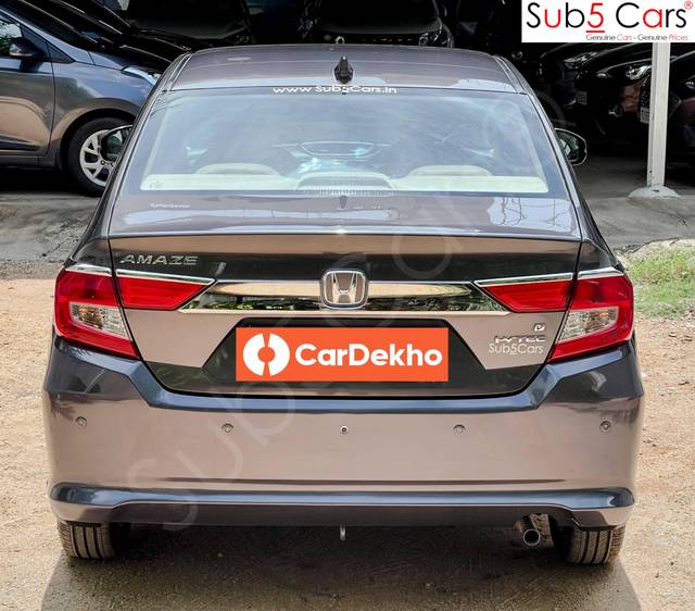 https://images10.gaadi.com/usedcar_image/3648729/original/processed_img2904188__usedcar_4_2904188_1698757098.jpeg?imwidth=6402