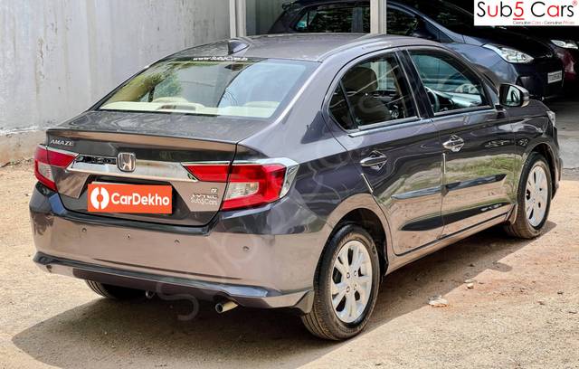 https://images10.gaadi.com/usedcar_image/3648729/original/processed_img2904188__usedcar_5_2904188_1698757100.jpeg?imwidth=6401