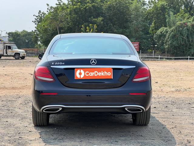 https://images10.gaadi.com/usedcar_image/3648768/original/processed_img2904213__used_car_2904213_1698757984.jpg?imwidth=6402
