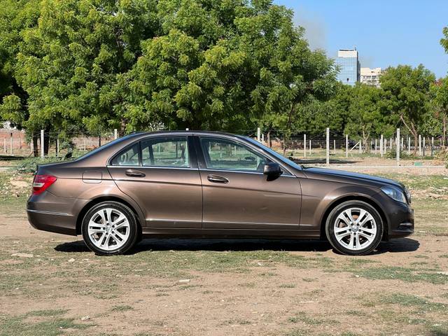 https://images10.gaadi.com/usedcar_image/3648779/original/img2904221__used_car_2904221_1698758141.jpg?imwidth=6401