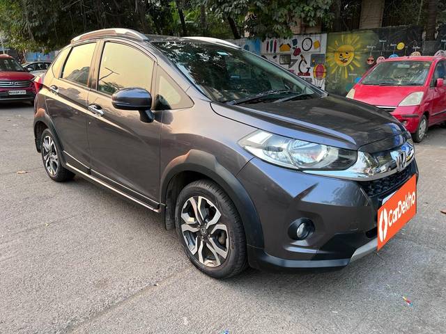 https://images10.gaadi.com/usedcar_image/3648799/original/processed_img2904235__used_car_2904235_1698759370.jpg?imwidth=6400