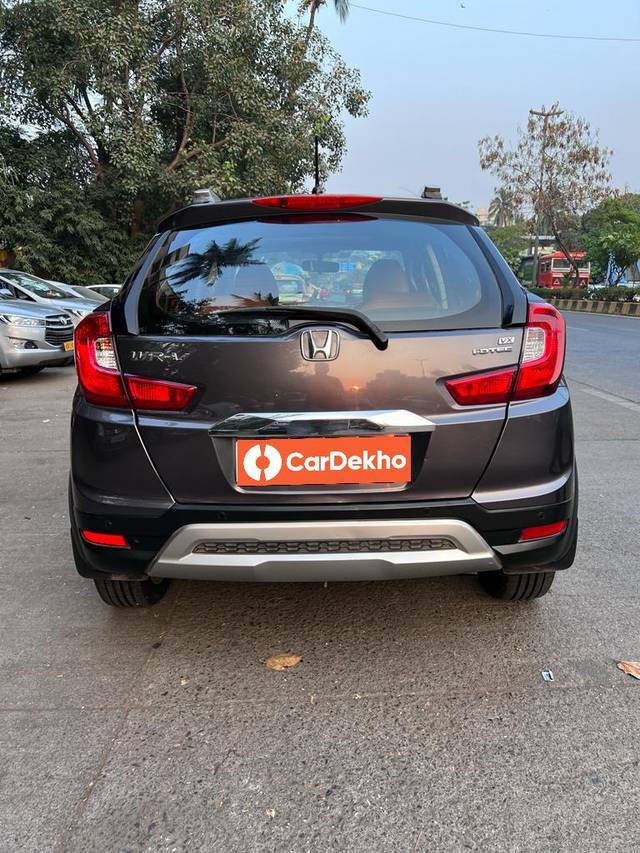 https://images10.gaadi.com/usedcar_image/3648799/original/processed_img2904235__used_car_2904235_1698759388.jpg?imwidth=6402