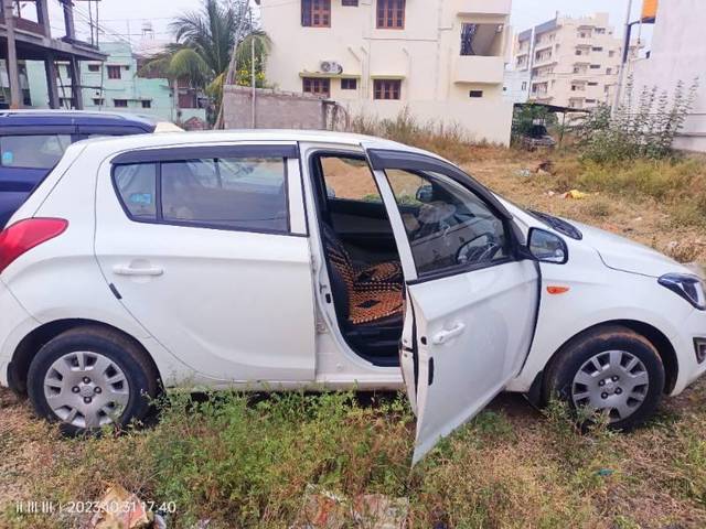 https://images10.gaadi.com/usedcar_image/3648868/original/processed_626ed5bd-616a-432c-b8cc-6dd3214291bf.jpg?imwidth=6401