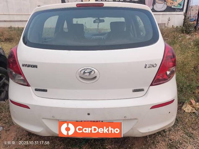 https://images10.gaadi.com/usedcar_image/3648868/original/processed_7e3169e6-61bf-403c-82ae-e0949567c5e6.jpg?imwidth=6402