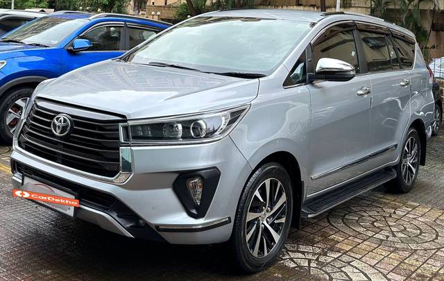 https://images10.gaadi.com/usedcar_image/3648883/original/processed_img2904291__used_car_2904291_1698761654.jpg?imwidth=6402