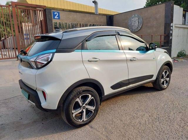 https://images10.gaadi.com/usedcar_image/3648885/original/processed_img2904292__used_car_2904292_1698761706.jpg?imwidth=6401