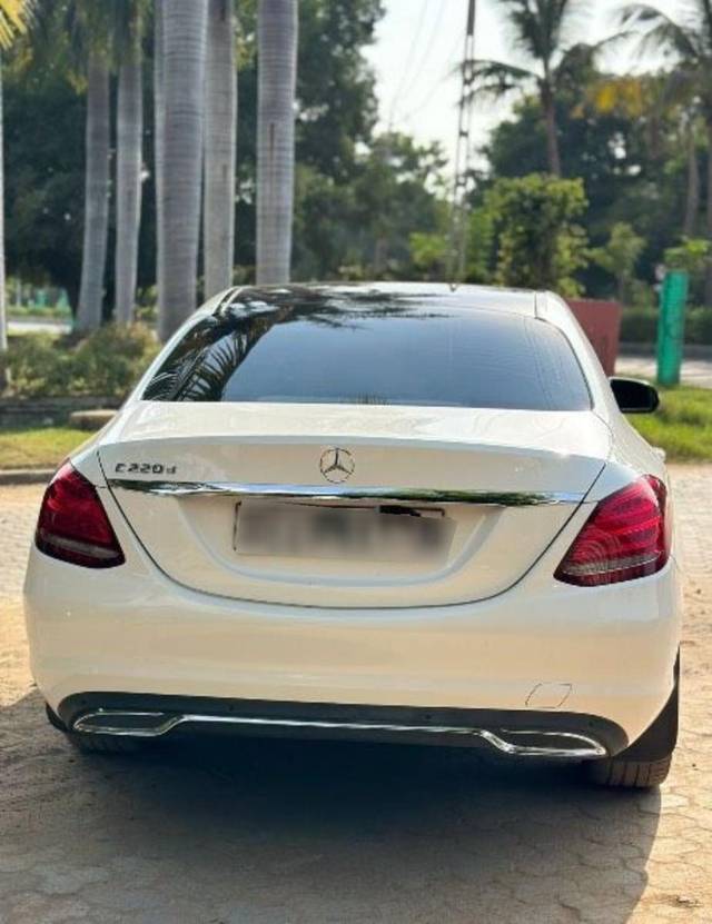 https://images10.gaadi.com/usedcar_image/3649043/original/processed_876cd402-113b-4d41-8a0d-e1a7b7d7d770.jpeg?imwidth=6402
