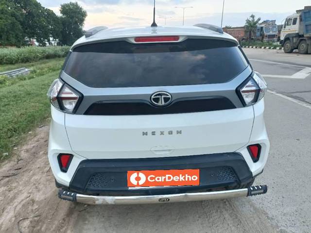 https://images10.gaadi.com/usedcar_image/3649110/original/processed_af31dc16-41be-4e81-8af3-d1ba783c0f1e.jpg?imwidth=6401